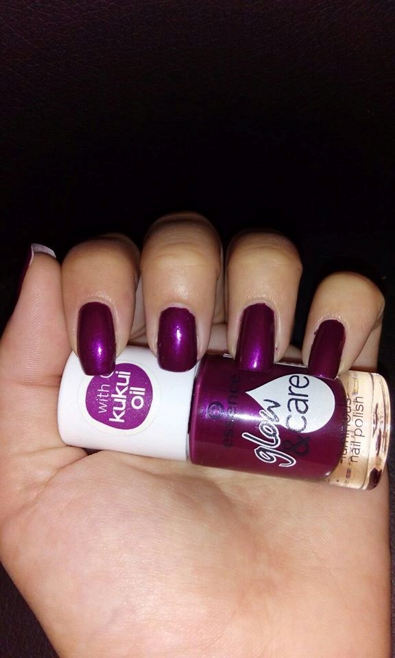 Essence Nail Polish Glow & Care Purple