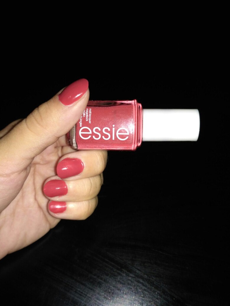 Essie in Stitches Test